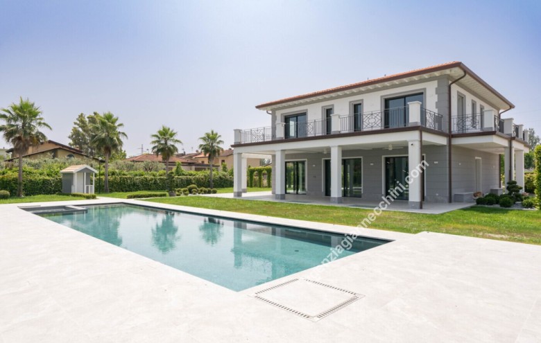Villa singola in vendita a Forte dei Marmi