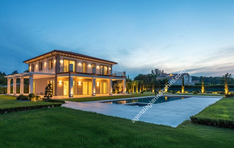 Villa singola in vendita a Forte dei Marmi