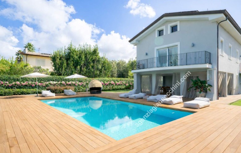 Villa singola in vendita a Forte dei Marmi