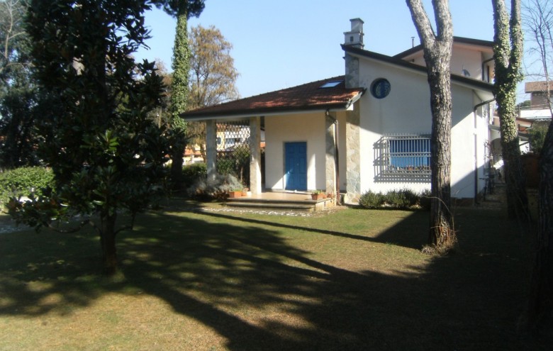 Villa singola in affitto a Camaiore