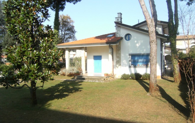 Villa singola in affitto a Camaiore