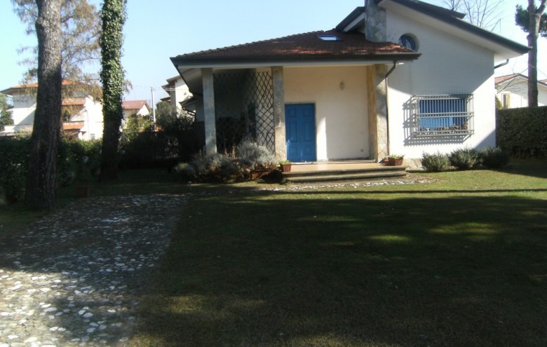 Villa singola in affitto a Camaiore