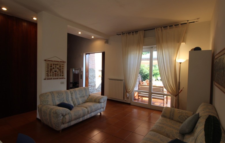 Villa singola in affitto a Pietrasanta