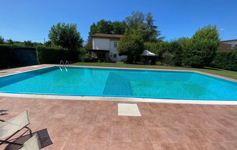 Villa singola in affitto a Pietrasanta