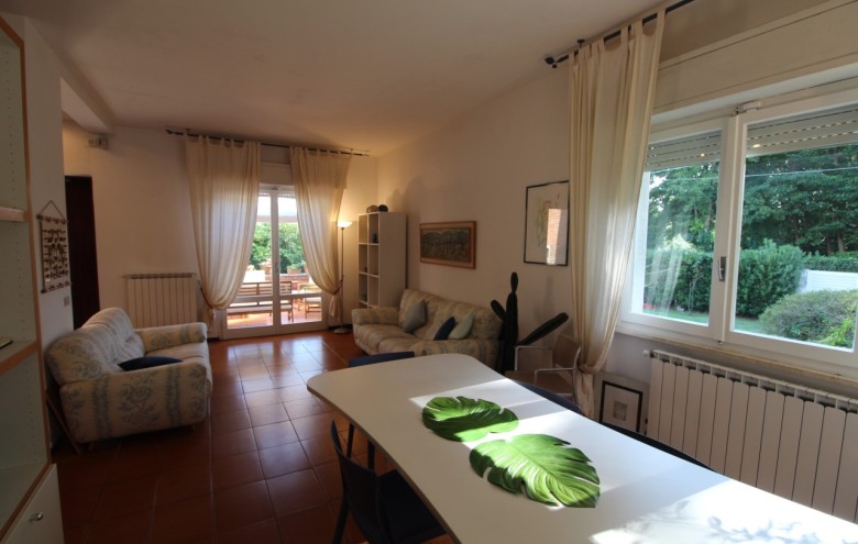 Villa singola in affitto a Pietrasanta