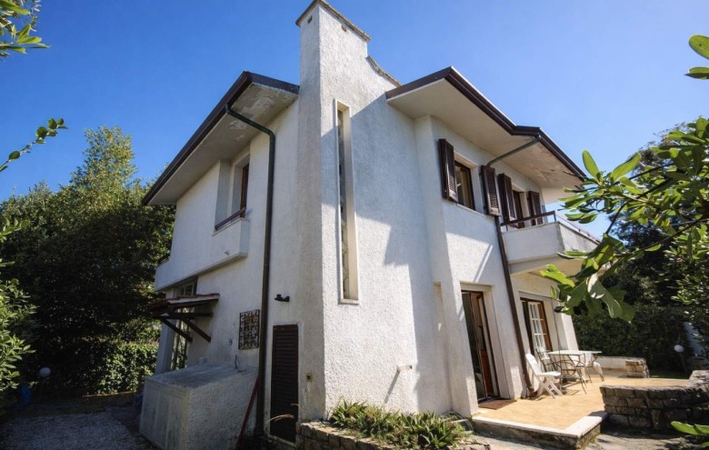 Villa singola in vendita a Pietrasanta
