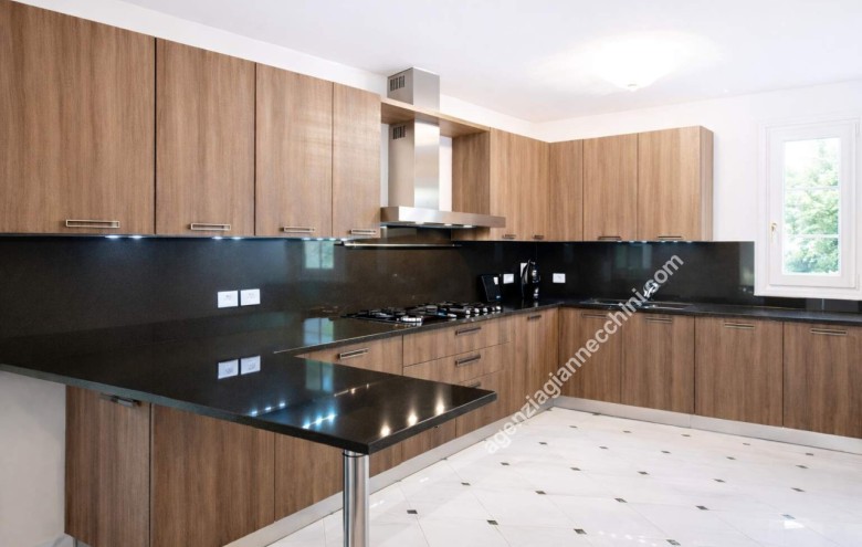 Villa singola in vendita a Forte dei Marmi