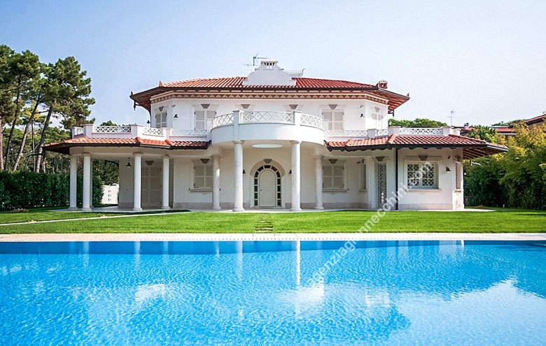 Villa singola in vendita a Forte dei Marmi