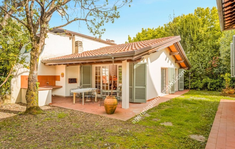 Villa singola in vendita a Forte dei Marmi