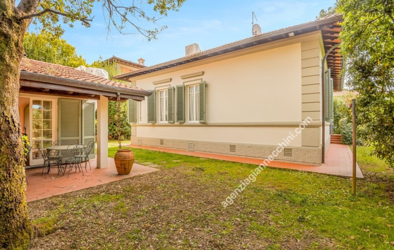 Villa singola in vendita a Forte dei Marmi