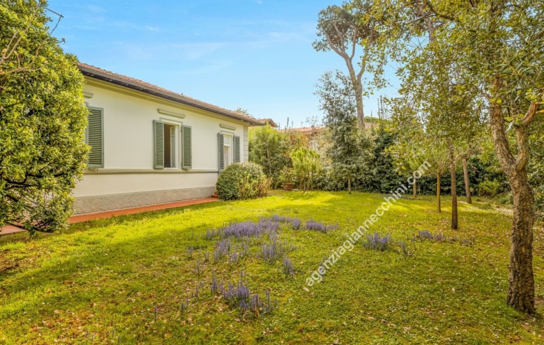 Villa singola in vendita a Forte dei Marmi