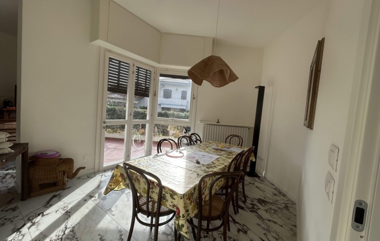 Bifamiliare in affitto a Pietrasanta