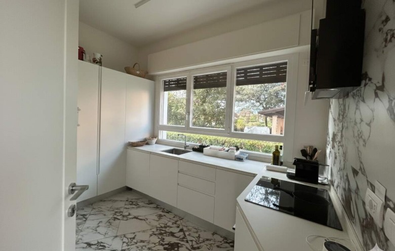 Bifamiliare in affitto a Pietrasanta