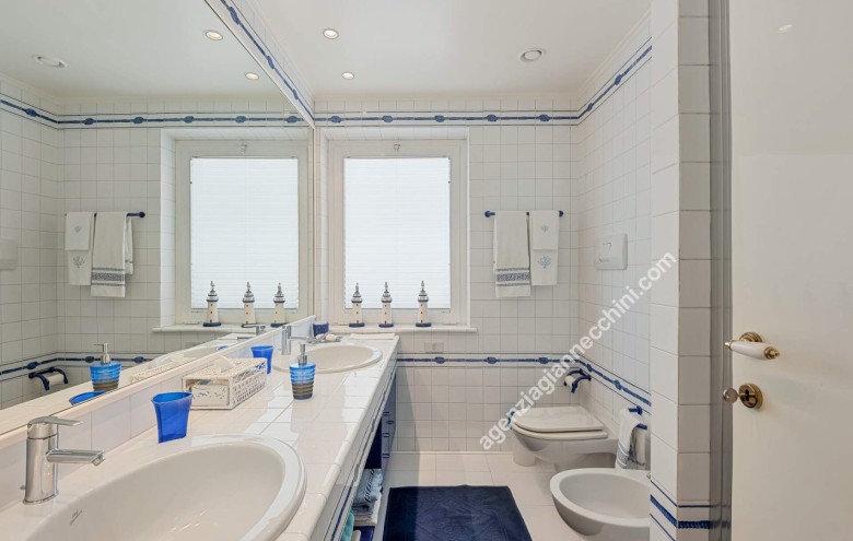 Appartamento in vendita a Viareggio