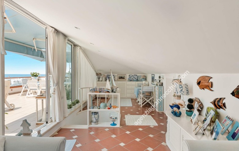 Appartamento in vendita a Viareggio