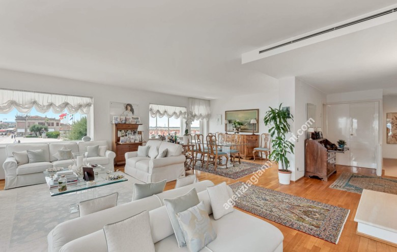 Appartamento in vendita a Viareggio