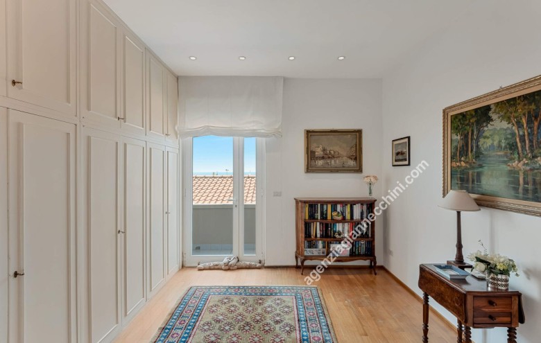 Appartamento in vendita a Viareggio