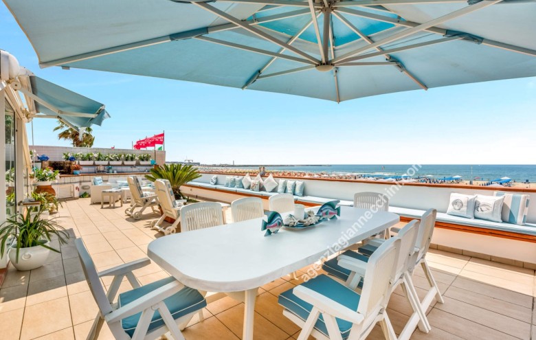 Appartamento in vendita a Viareggio