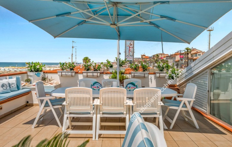 Appartamento in vendita a Viareggio