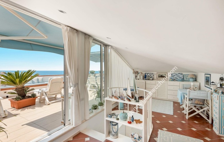 Appartamento in vendita a Viareggio