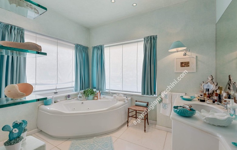 Appartamento in vendita a Viareggio