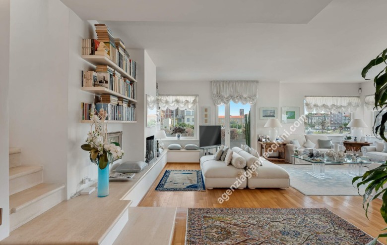 Appartamento in vendita a Viareggio