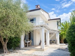 bifamiliare-a-pochi-passi-dal-centro-di-forte-dei-marmi