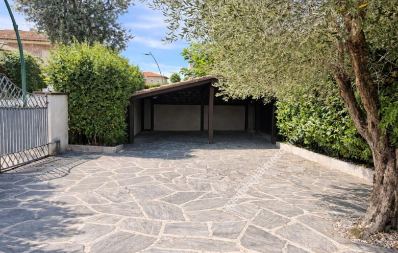 Bifamiliare in vendita a Forte dei Marmi