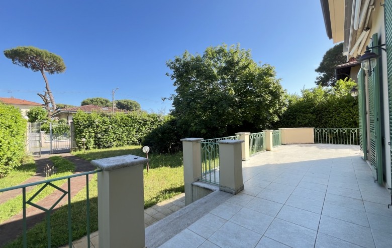 Bifamiliare in vendita a Pietrasanta