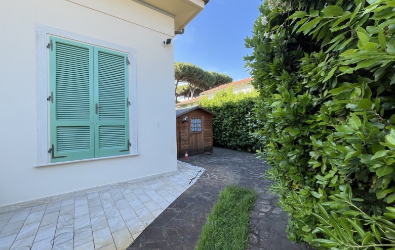 Bifamiliare in vendita a Pietrasanta