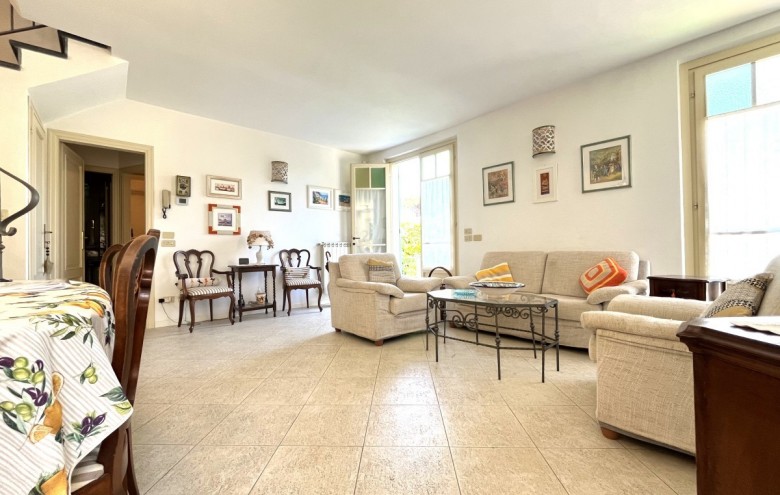 Bifamiliare in vendita a Pietrasanta