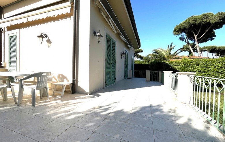 Bifamiliare in vendita a Pietrasanta