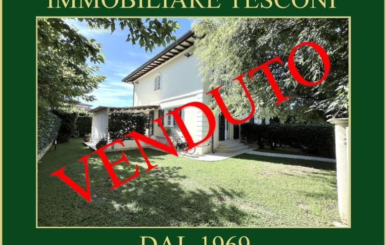 Bifamiliare in vendita a Pietrasanta