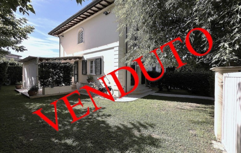 Bifamiliare in vendita a Pietrasanta