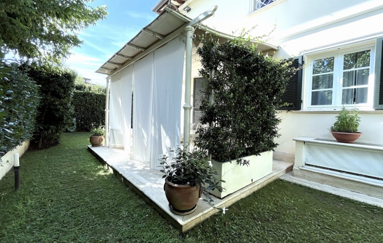 Bifamiliare in vendita a Pietrasanta