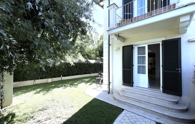 Bifamiliare in vendita a Pietrasanta