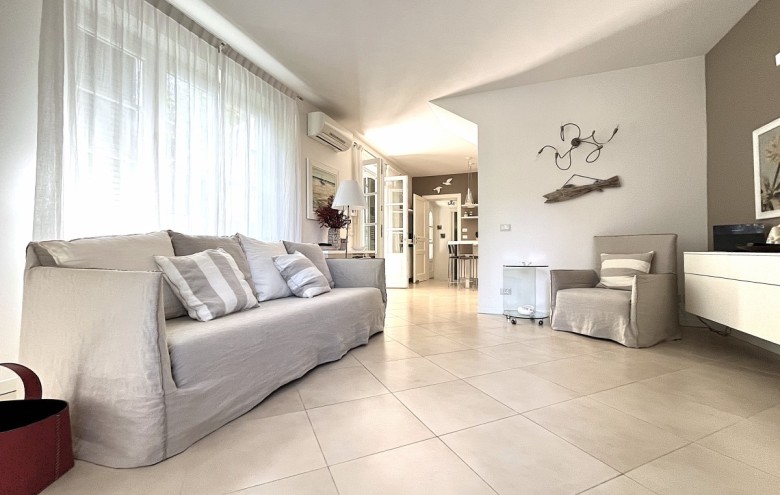 Bifamiliare in vendita a Pietrasanta