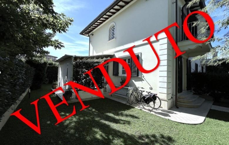 Bifamiliare in vendita a Pietrasanta