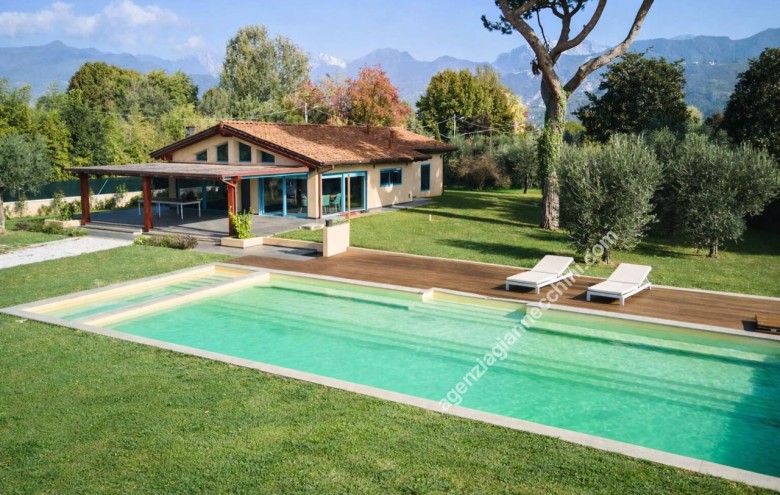 Villa singola in vendita a Pietrasanta