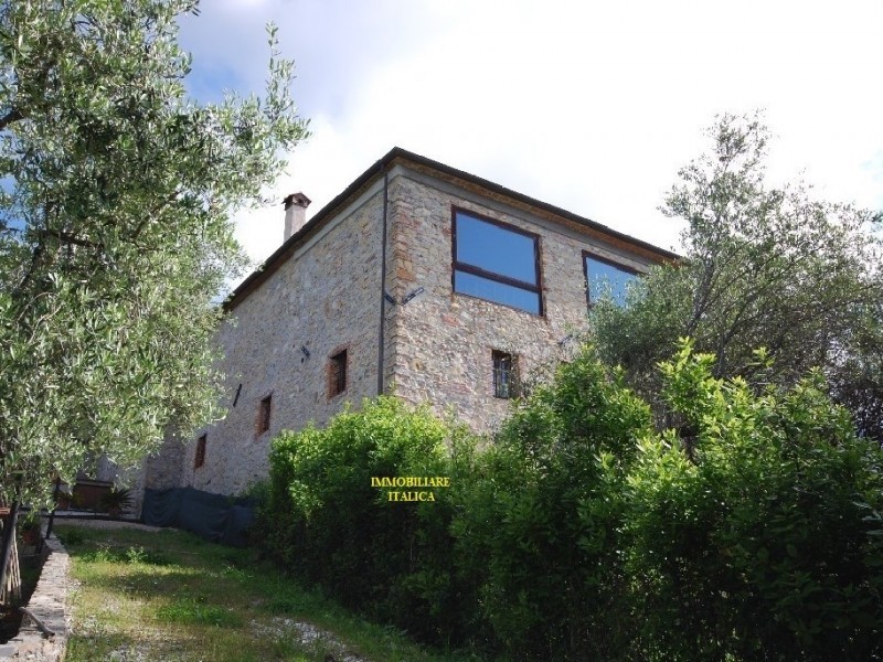 Rustico in vendita a Massarosa