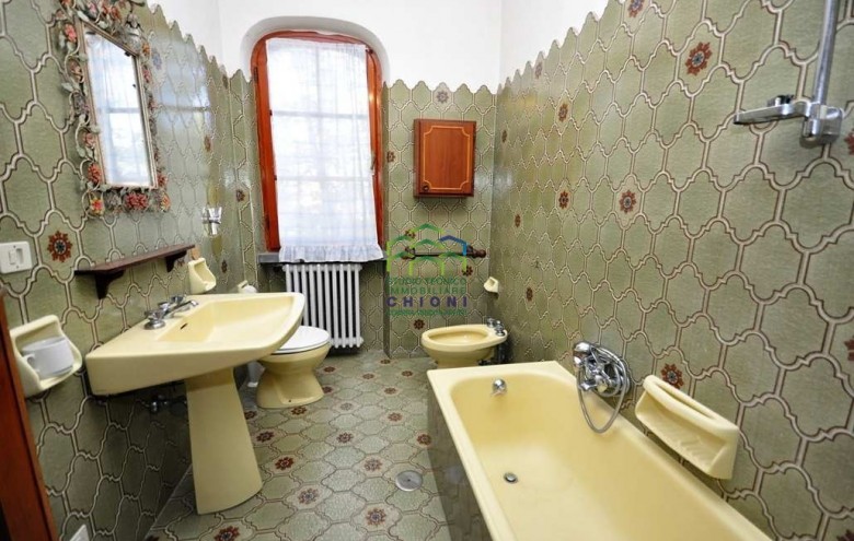 Bifamiliare in vendita a Massa