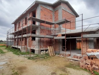 Bifamiliare in vendita a Capezzano Pianore