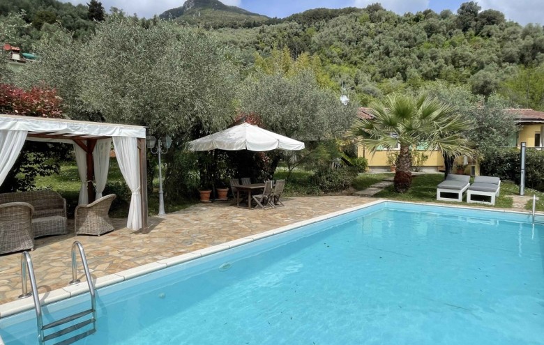 Villa singola in affitto a Camaiore