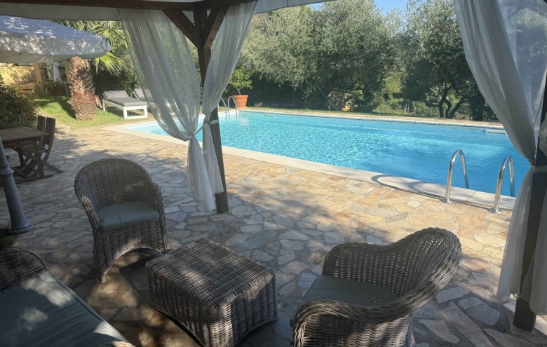 Villa singola in affitto a Camaiore