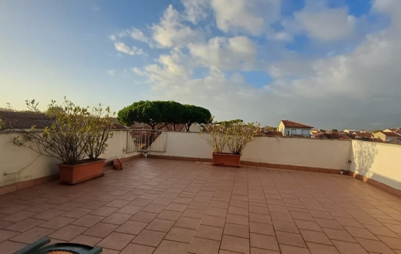 Appartamento in vendita a Viareggio