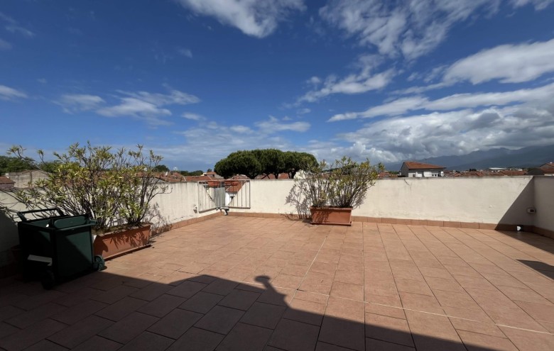 Appartamento in vendita a Viareggio