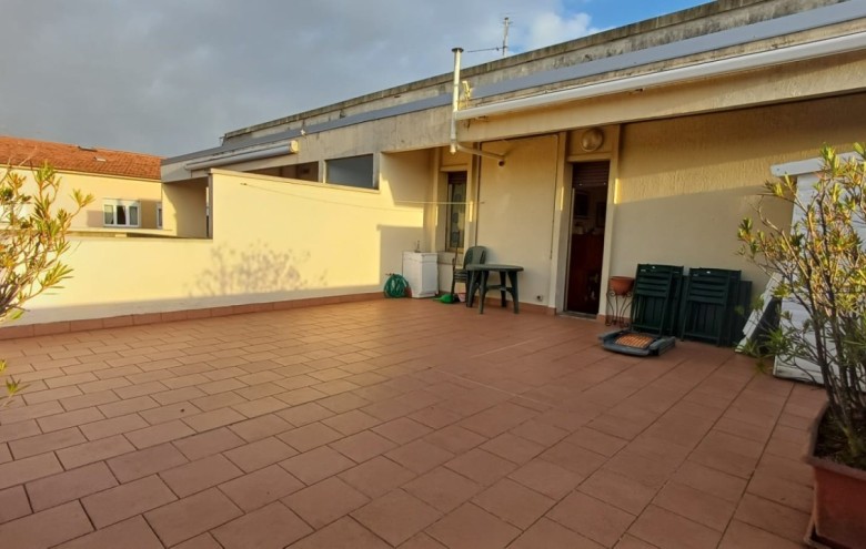 Appartamento in vendita a Viareggio