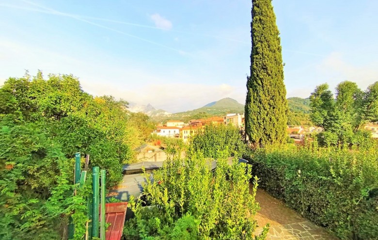 Villa singola in vendita a Carrara