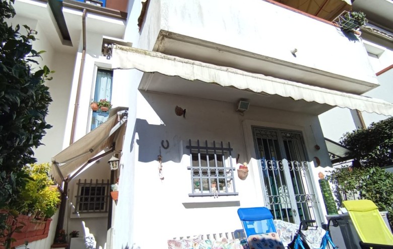 Villetta a schiera in vendita a Massa