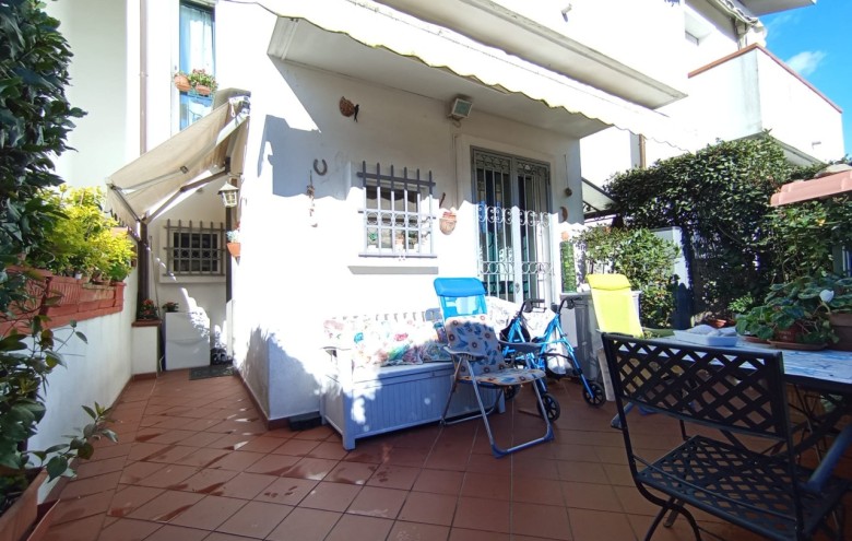 Villetta a schiera in vendita a Massa